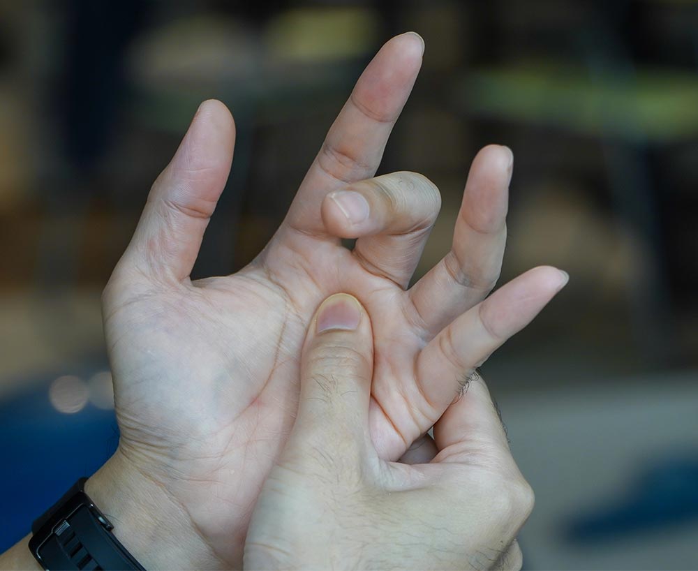 trigger-finger-side