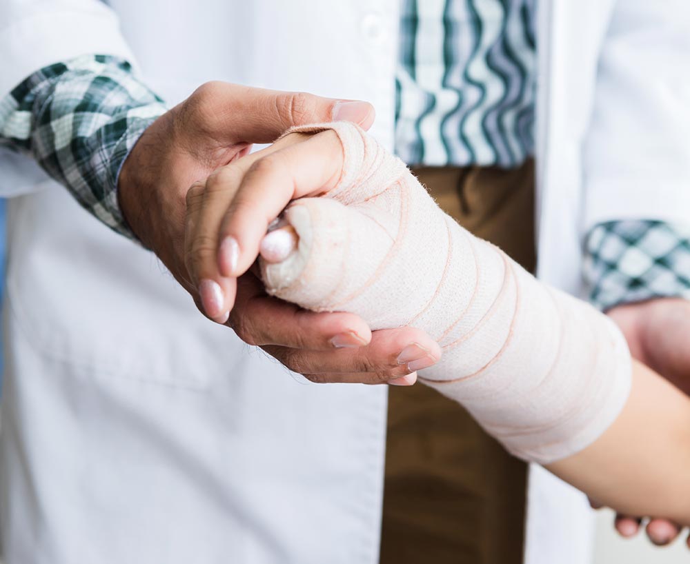 hand-fractures-side